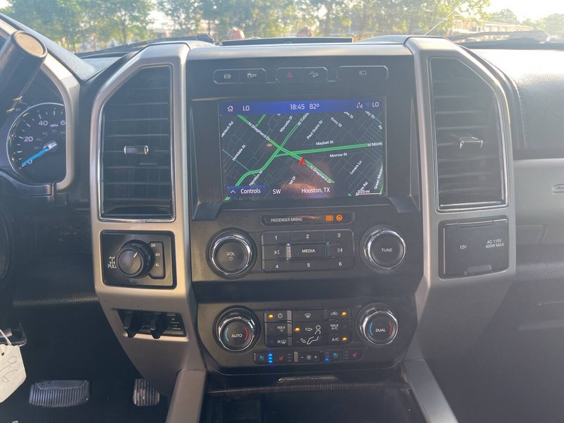 Ford Super Duty F-250 SRW Vehicle Image 16