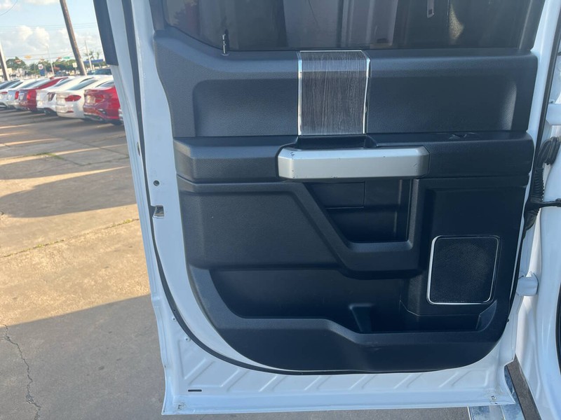 Ford Super Duty F-250 SRW Vehicle Image 18