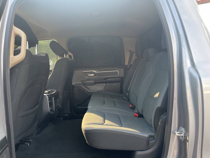 Ram 1500 Vehicle Image 16