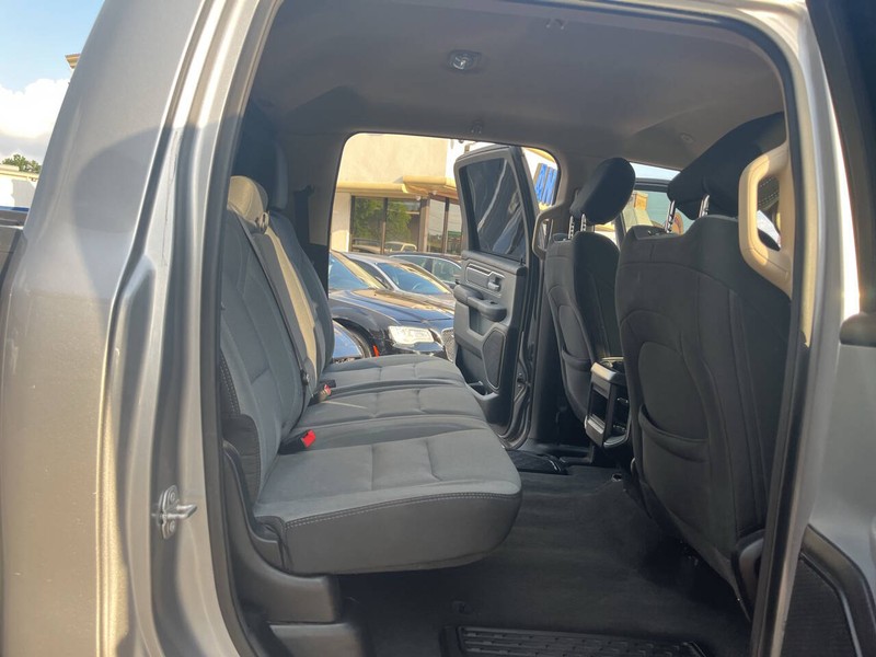 Ram 1500 Vehicle Image 18