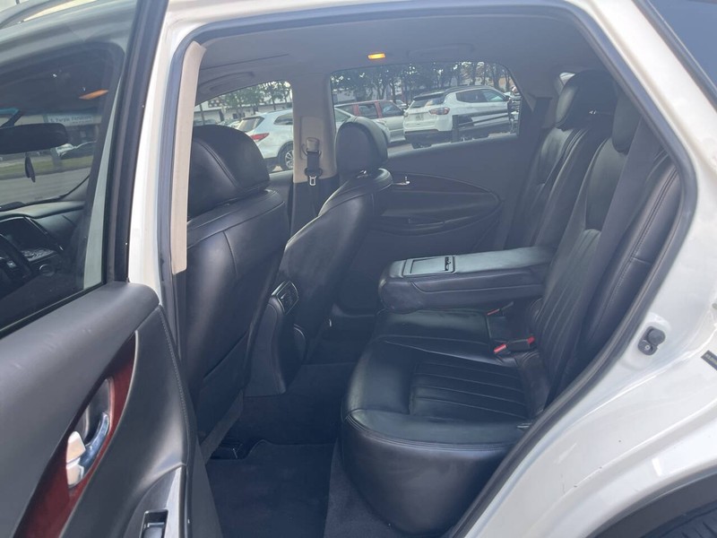INFINITI QX50 Vehicle Image 16