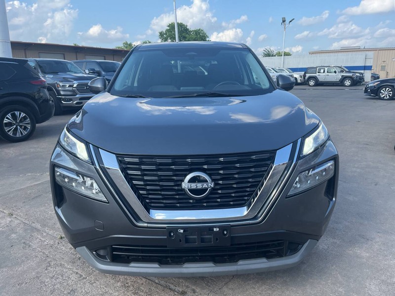 Nissan Rogue Vehicle Image 02