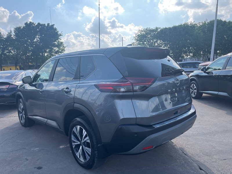 Nissan Rogue Vehicle Image 05
