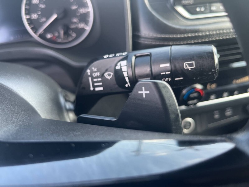 Nissan Rogue Vehicle Image 12