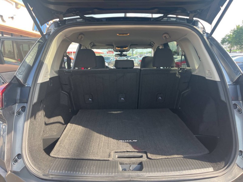 Nissan Rogue Vehicle Image 18