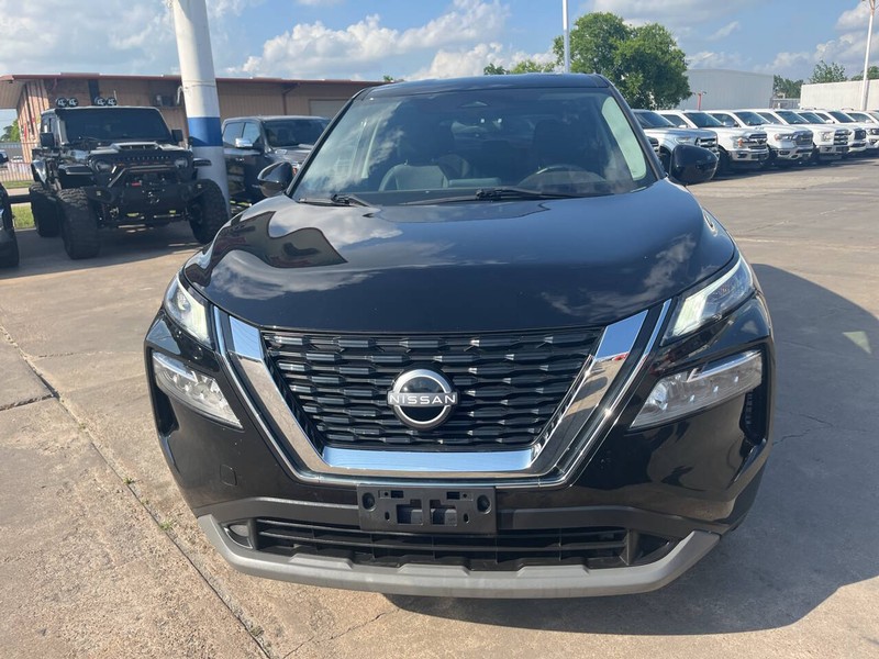 Nissan Rogue Vehicle Image 02