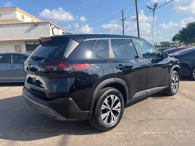 Nissan Rogue Vehicle Image 04
