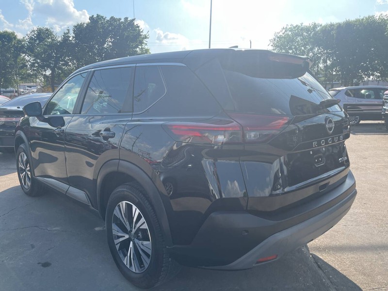 Nissan Rogue Vehicle Image 05