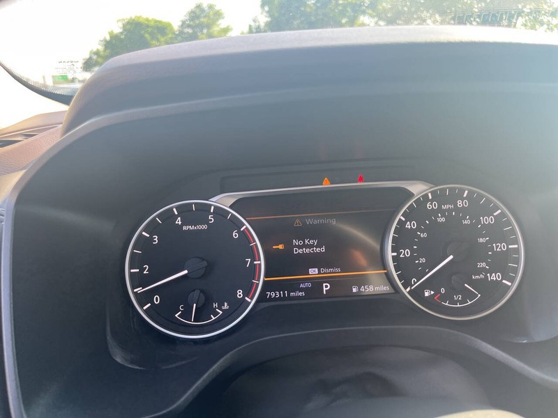 Nissan Rogue Vehicle Image 10