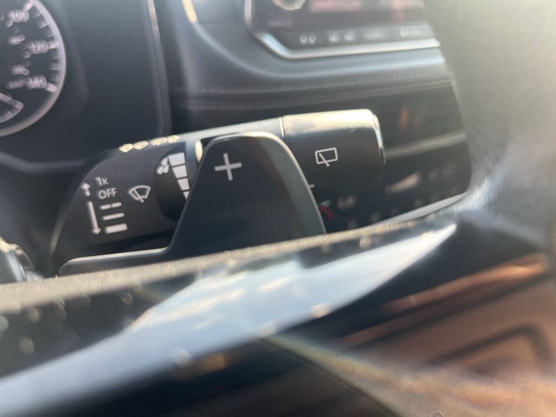 Nissan Rogue Vehicle Image 12