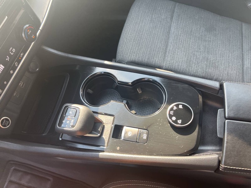 Nissan Rogue Vehicle Image 13