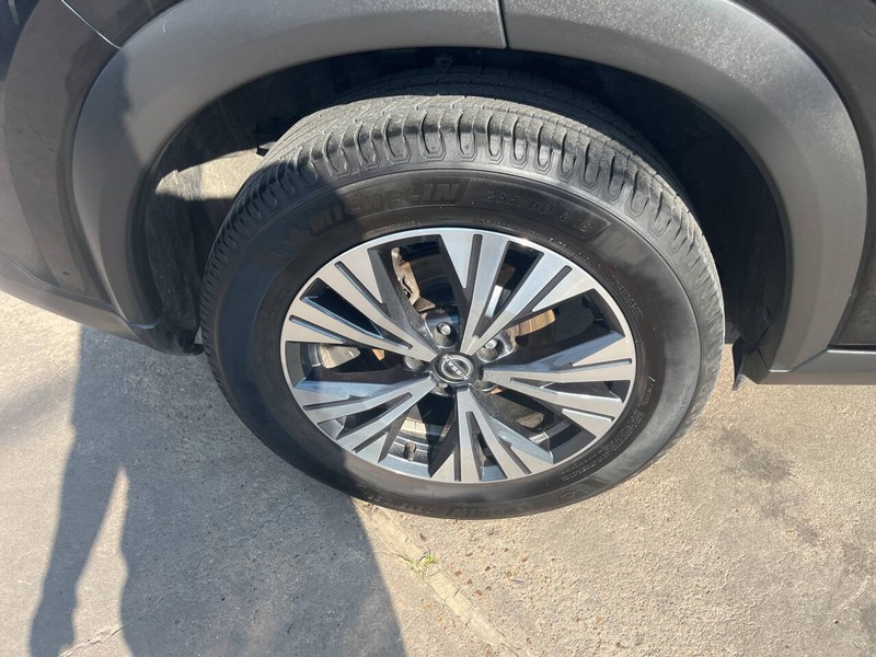 Nissan Rogue Vehicle Image 22
