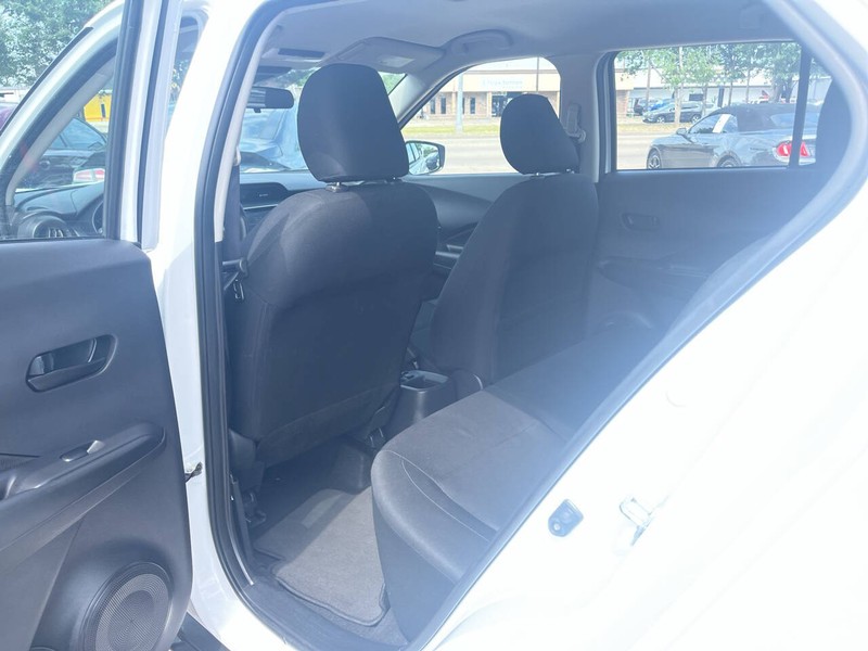Nissan Kicks Vehicle Image 11