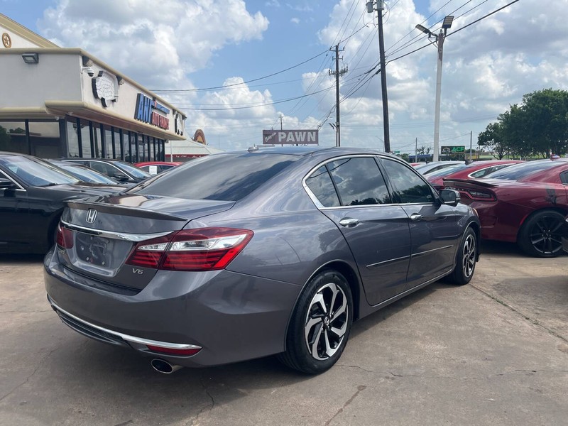 Honda Accord Sedan Vehicle Image 04