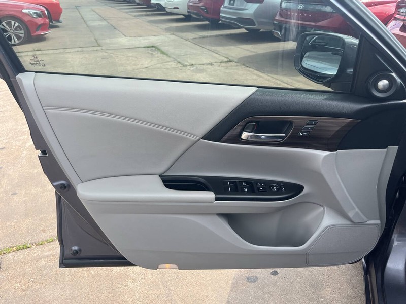 Honda Accord Sedan Vehicle Image 05