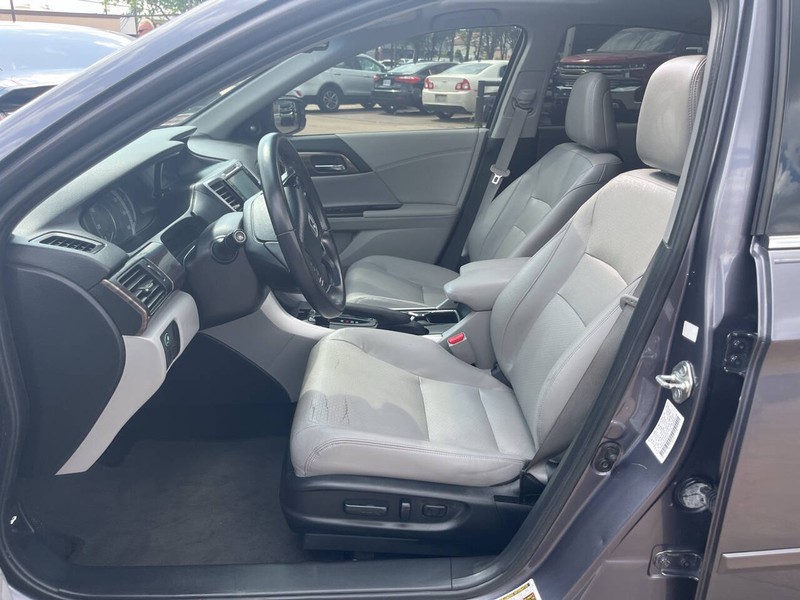 Honda Accord Sedan Vehicle Image 06