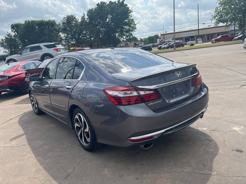 Honda Accord Sedan Vehicle Image 07