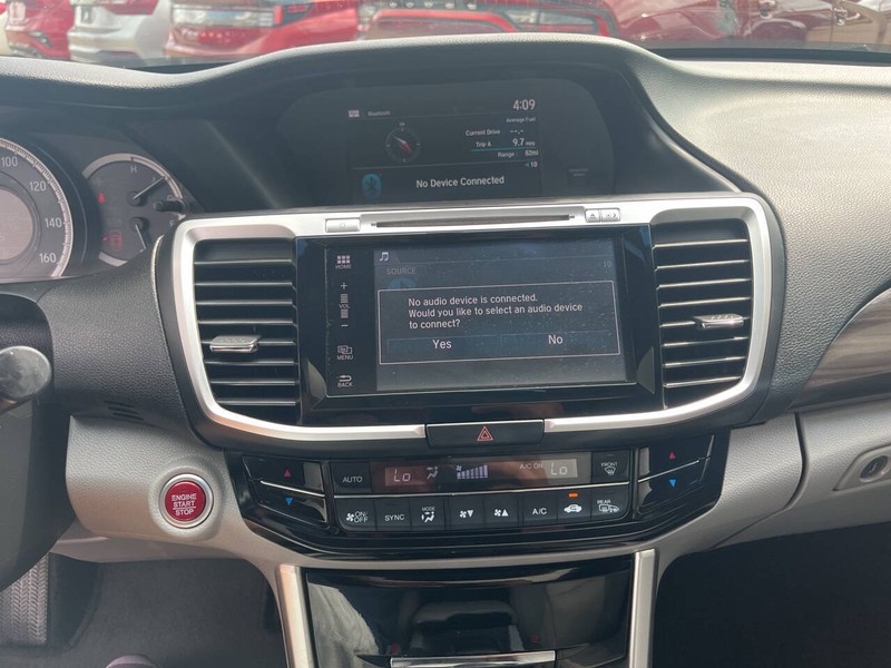 Honda Accord Sedan Vehicle Image 10