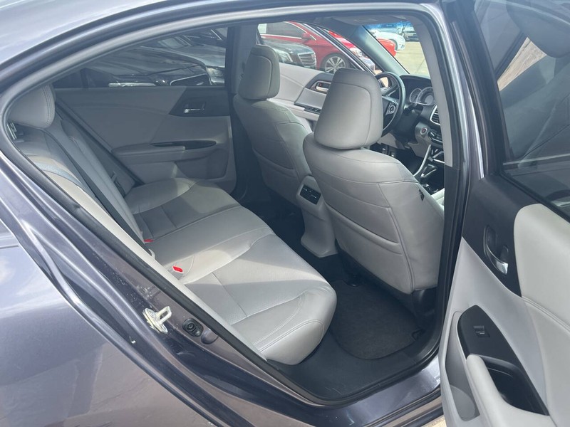 Honda Accord Sedan Vehicle Image 19
