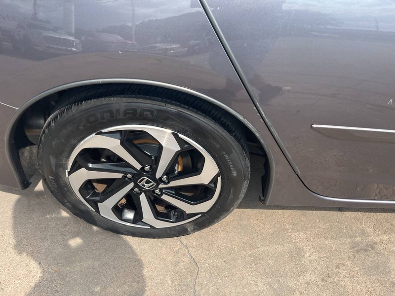 Honda Accord Sedan Vehicle Image 23