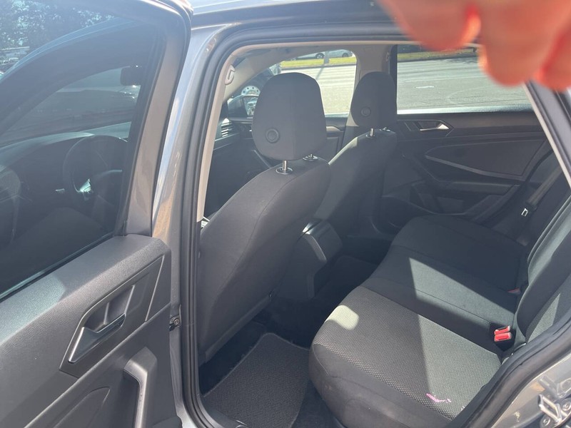 Volkswagen Jetta Vehicle Image 18