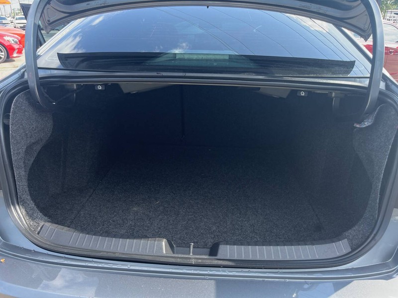 Volkswagen Jetta Vehicle Image 19