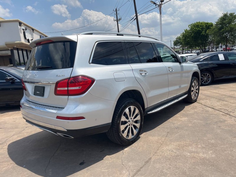 Mercedes-Benz GLS Vehicle Image 04