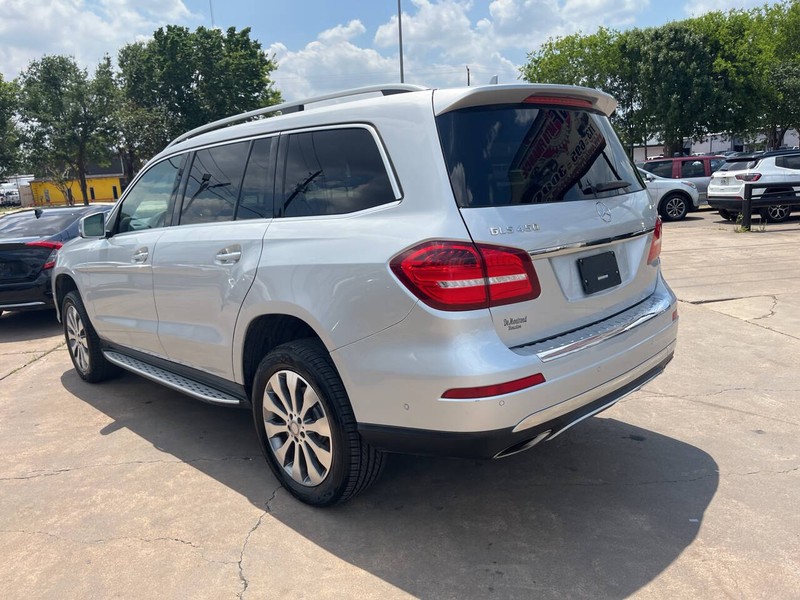 Mercedes-Benz GLS Vehicle Image 07