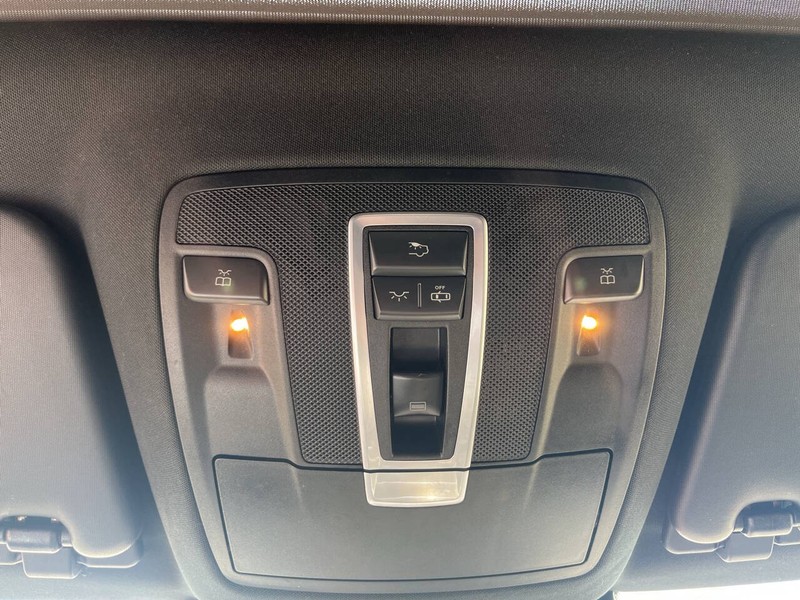 Mercedes-Benz GLS Vehicle Image 15