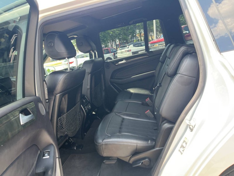 Mercedes-Benz GLS Vehicle Image 19