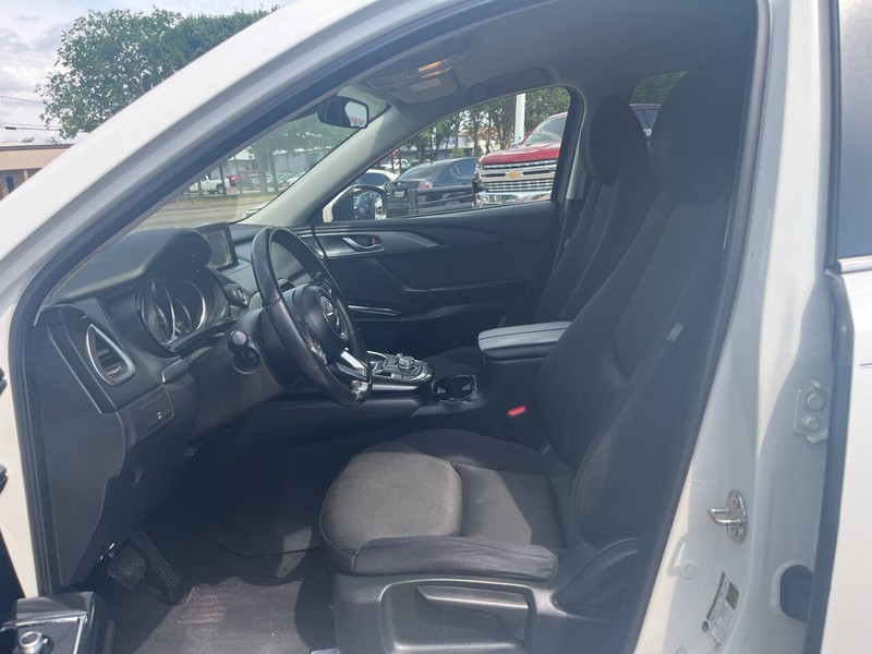 Mazda CX-9 Vehicle Image 06