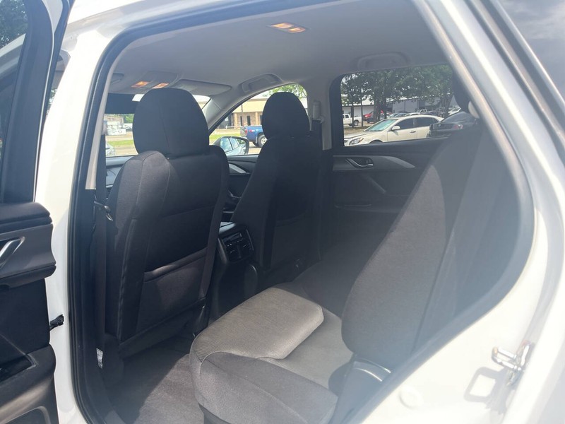 Mazda CX-9 Vehicle Image 14