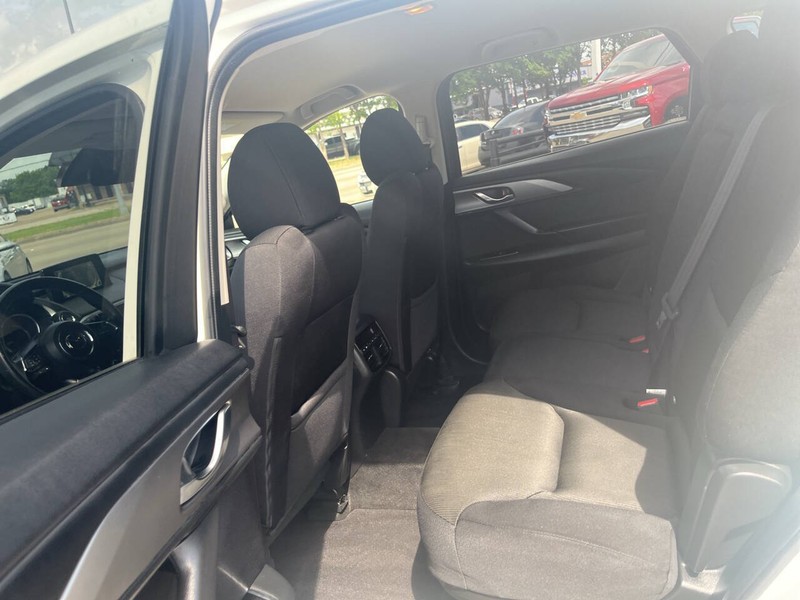 Mazda CX-9 Vehicle Image 15