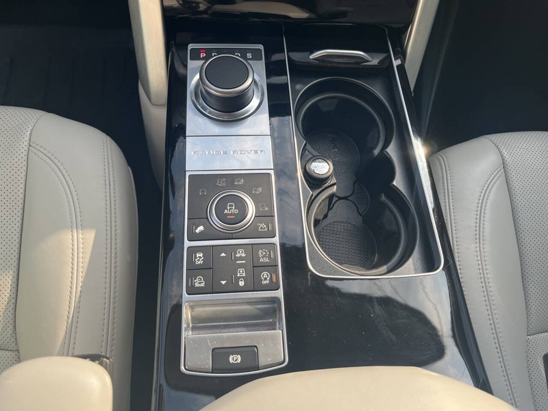Land Rover Range Rover Vehicle Image 17