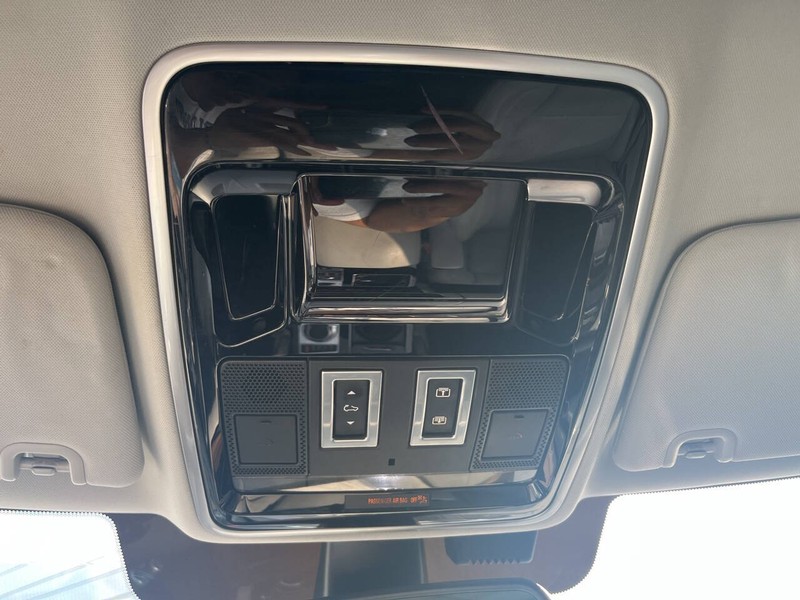 Land Rover Range Rover Vehicle Image 18