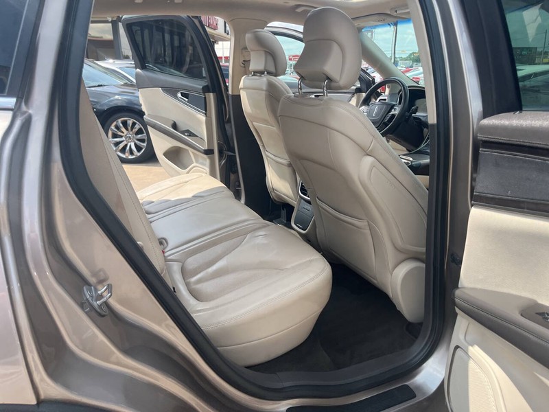 Lincoln Nautilus Vehicle Image 20