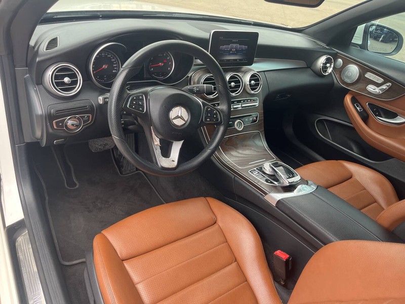 Mercedes-Benz C-Class Vehicle Image 11