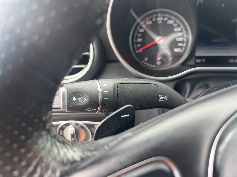 Mercedes-Benz C-Class Vehicle Image 14