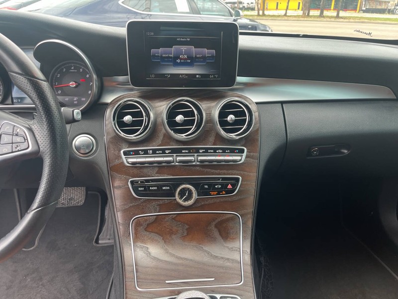 Mercedes-Benz C-Class Vehicle Image 16
