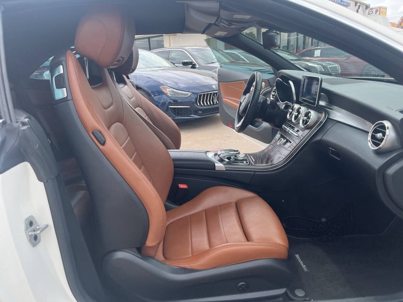 Mercedes-Benz C-Class Vehicle Image 21