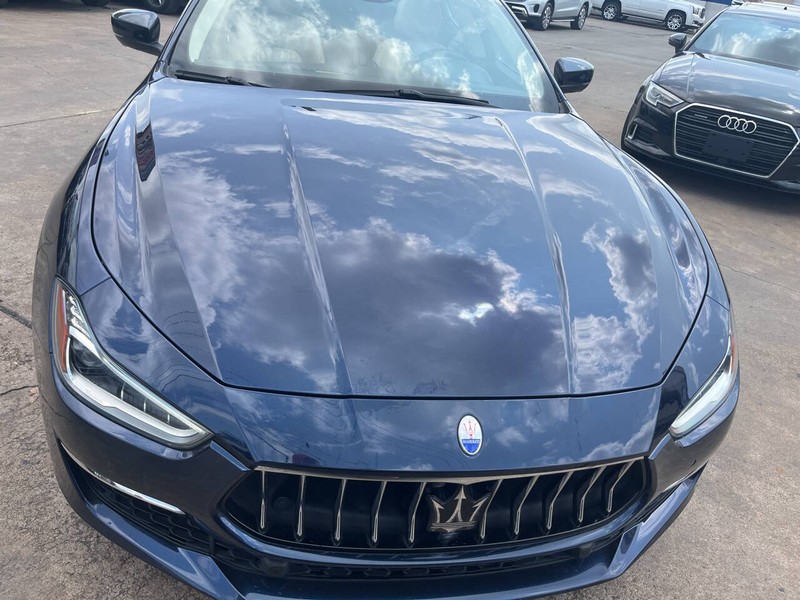 Maserati Ghibli Vehicle Image 02