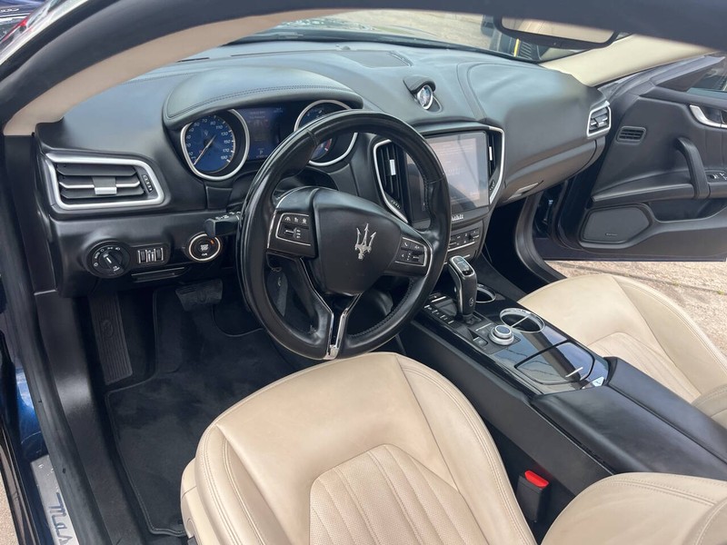 Maserati Ghibli Vehicle Image 09