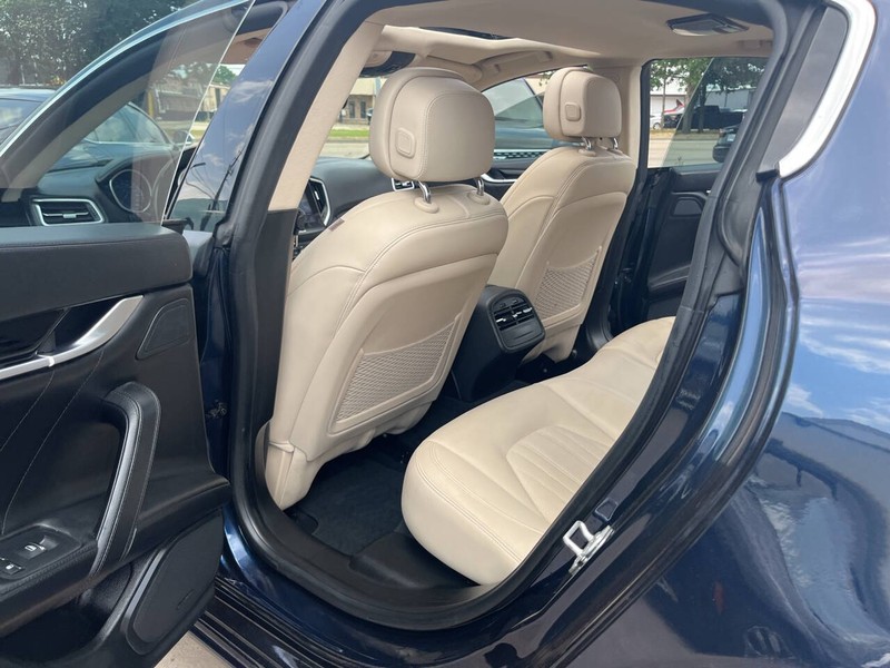 Maserati Ghibli Vehicle Image 15