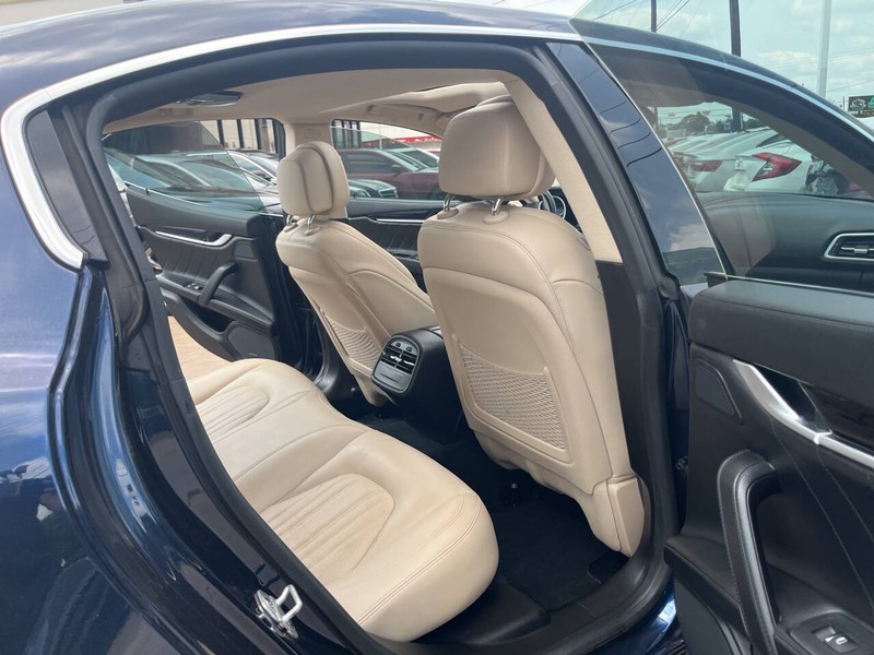Maserati Ghibli Vehicle Image 17