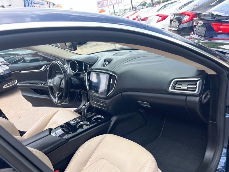 Maserati Ghibli Vehicle Image 20