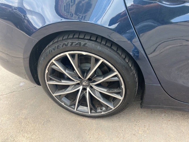 Maserati Ghibli Vehicle Image 21