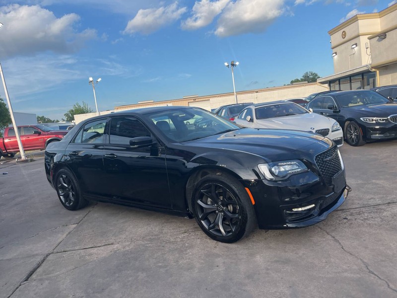 Chrysler 300 Vehicle Image 03