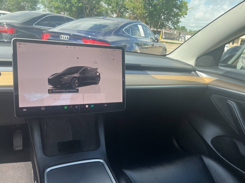 Tesla Model 3 Vehicle Image 09