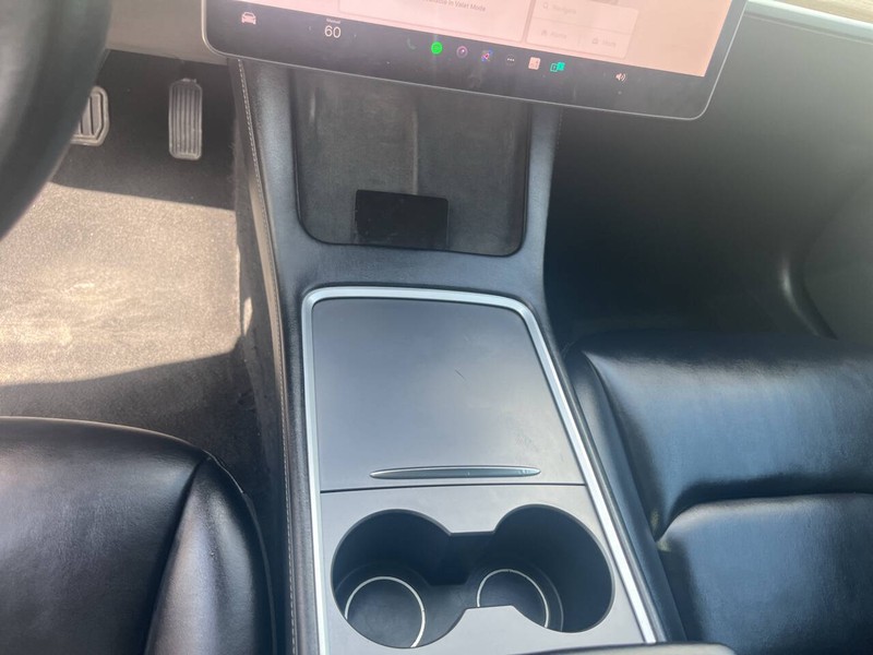 Tesla Model 3 Vehicle Image 10
