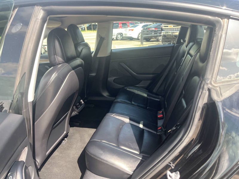 Tesla Model 3 Vehicle Image 14